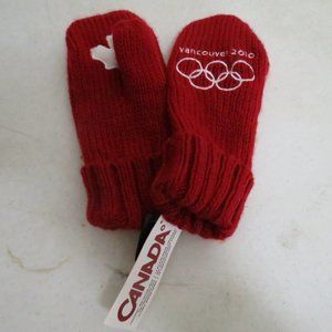 Vancouver Olympics 2010 Adult Small Mittens NWT